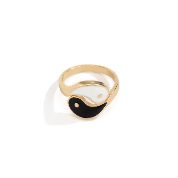 Vintage Jewelry - Vintage Yin Yang Tai Chi Enamel Gold Ring